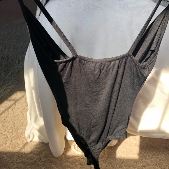 BNWT prettylittlething black bodysuit - Picture 4 of 6